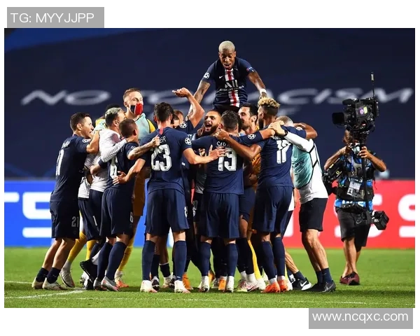 法甲比赛风波：巴黎圣日耳曼主场遭遇球迷抗议，比赛被迫中断