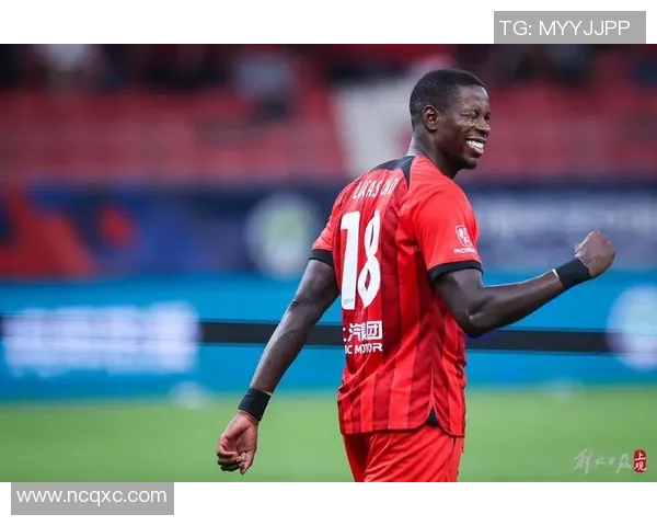 吾米提江助力上海海港逆转局势展现团队凝聚力与拼搏精神