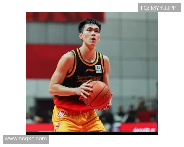 庞峥麟场均42抢断展现防守实力引发篮球界关注与讨论